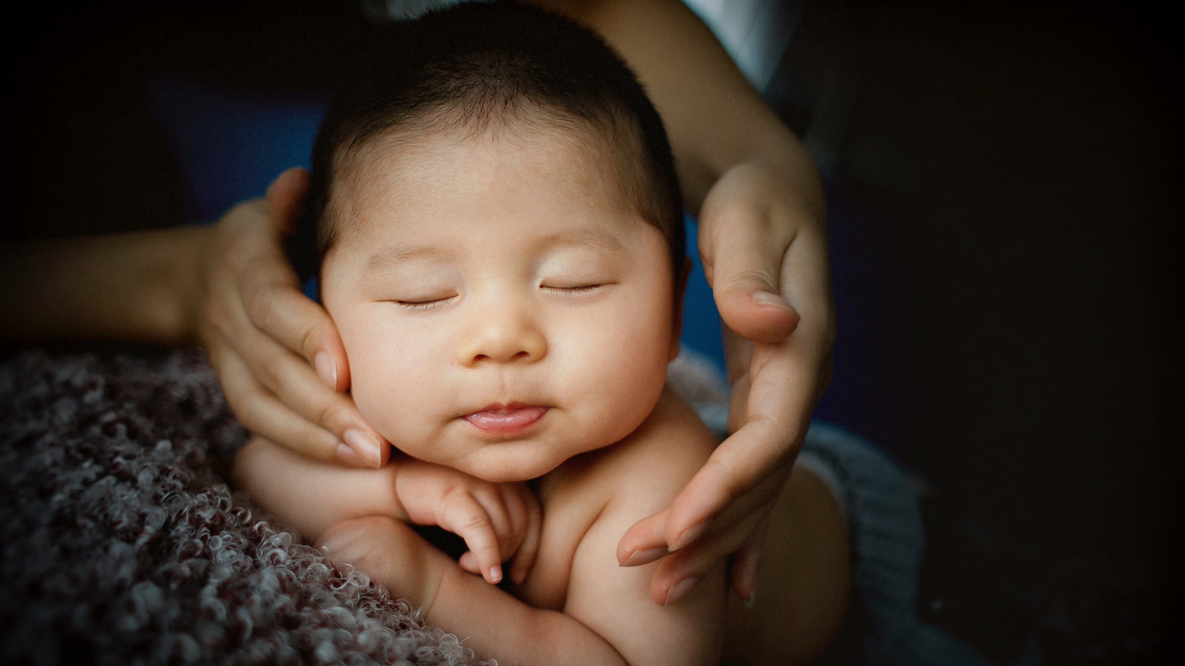 呼和浩特捐卵自怀捐卵女孩面对宝宝的耳屎该如何清理？